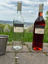 Dornfelder Rosé bei Wanderung im Tal der Wupper