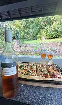 Spätburgunder Rosé zum Essen auf Terrasse bei Kunden