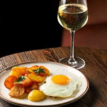 Spiegelei mit Bratkartoffeln