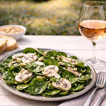 Spinatsalat mit Champignons
