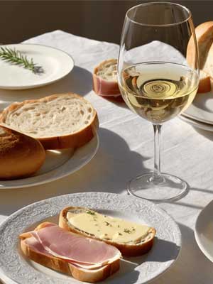 Fuchs Tradition Riesling halbtrocken – zum Essen