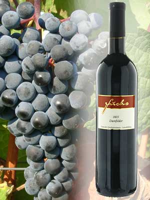 Merlot feinherb Rotwein mit einer Merlot-Traube