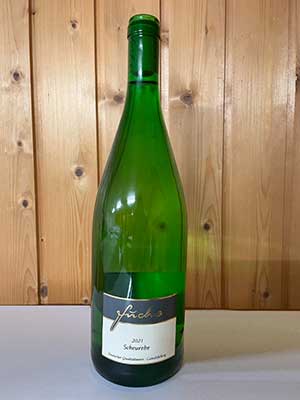 Scheurebe lieblich – Traube + Flasche